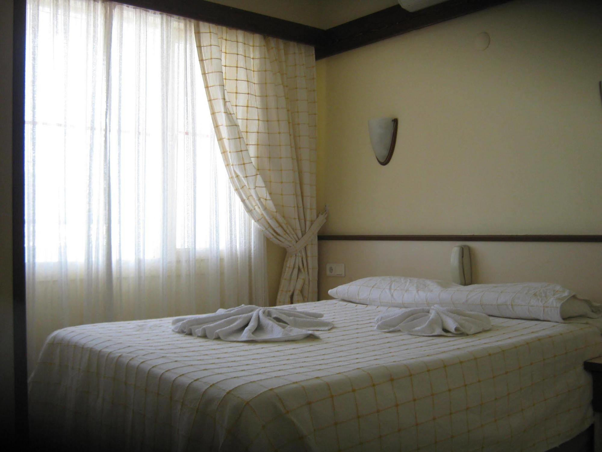 Oya Apartments Kusadası Exteriör bild